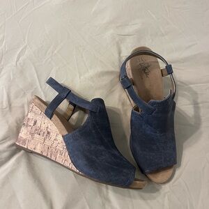 Comfortable wedge heels